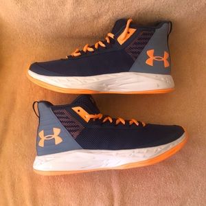 NEW UNDER ARMOUR kids basketball shoes in BLU/PCH!